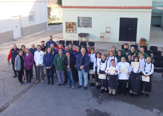 Onda clausura sus talleres de formación con 26 diplomados en hostelería, electricidad y jardinería