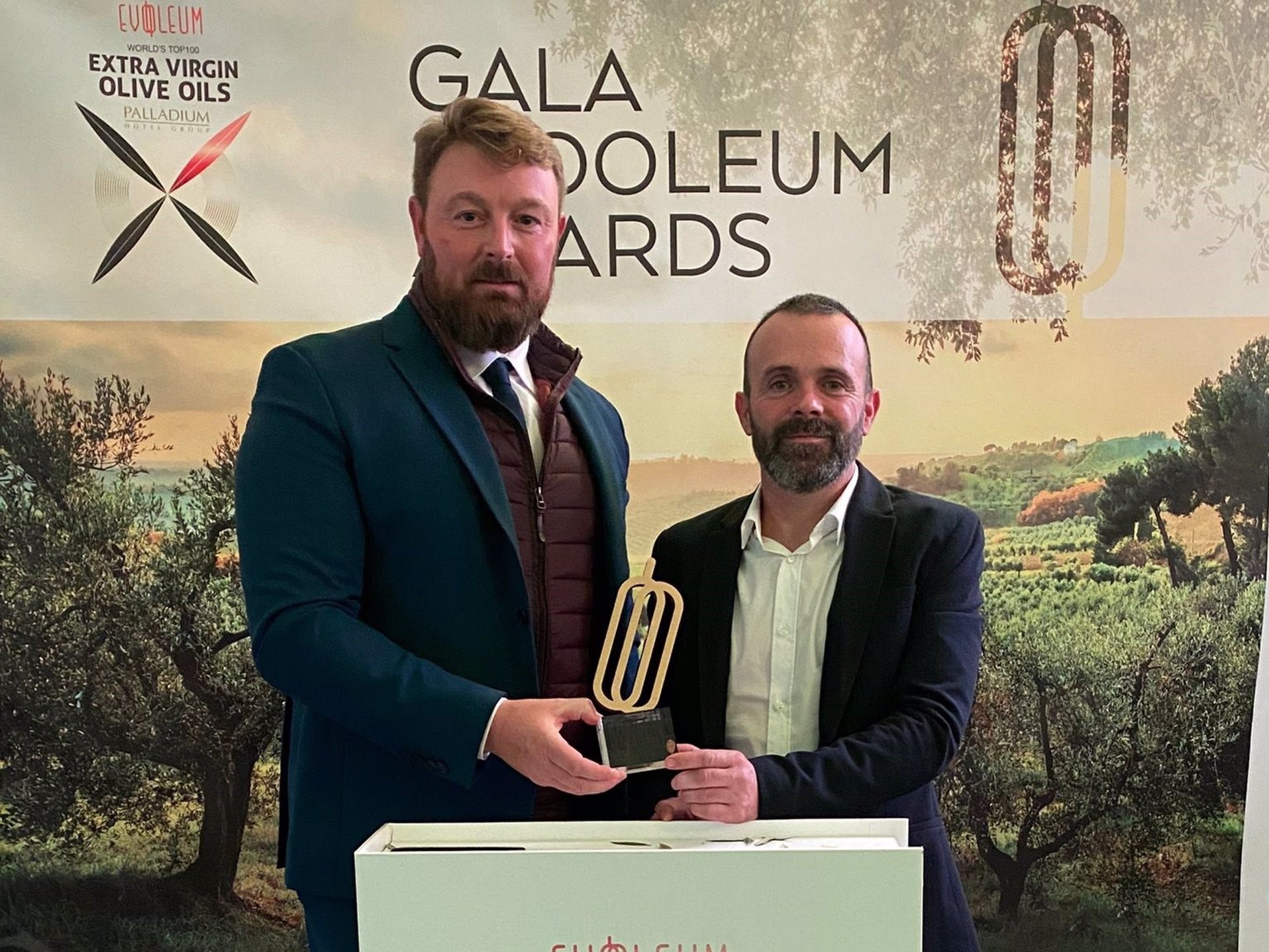 La empresa Oli de Sant Jordi entra en el top 10 mundial de mejores aceites de producción limitada