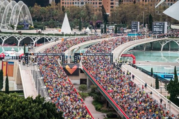 El Maratón Valencia obtiene un 8,4 
en la valoración de sus corredores 
