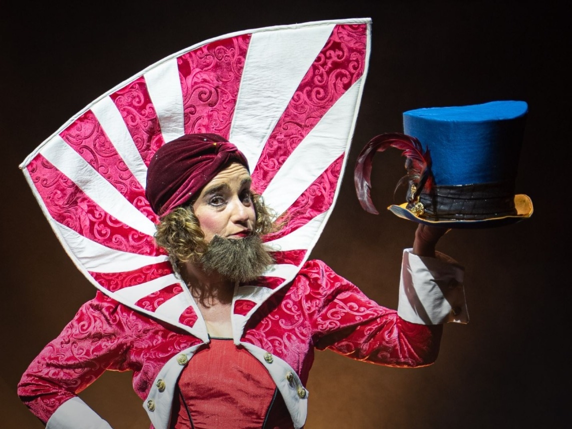 'Con pelos y a lo loco', la apuesta de circo navideño del Teatro La Plazeta