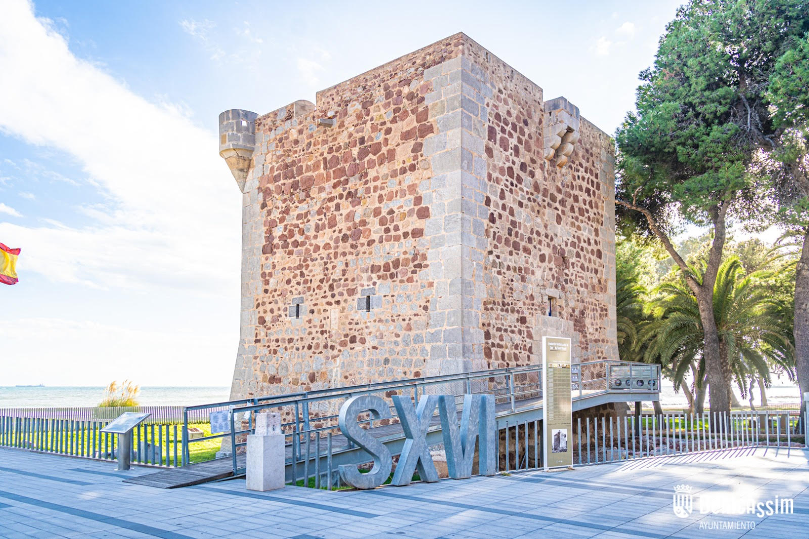  

Benicàssim renueva el alumbrado del paseo entre la Torre San Vicente y el Voramar