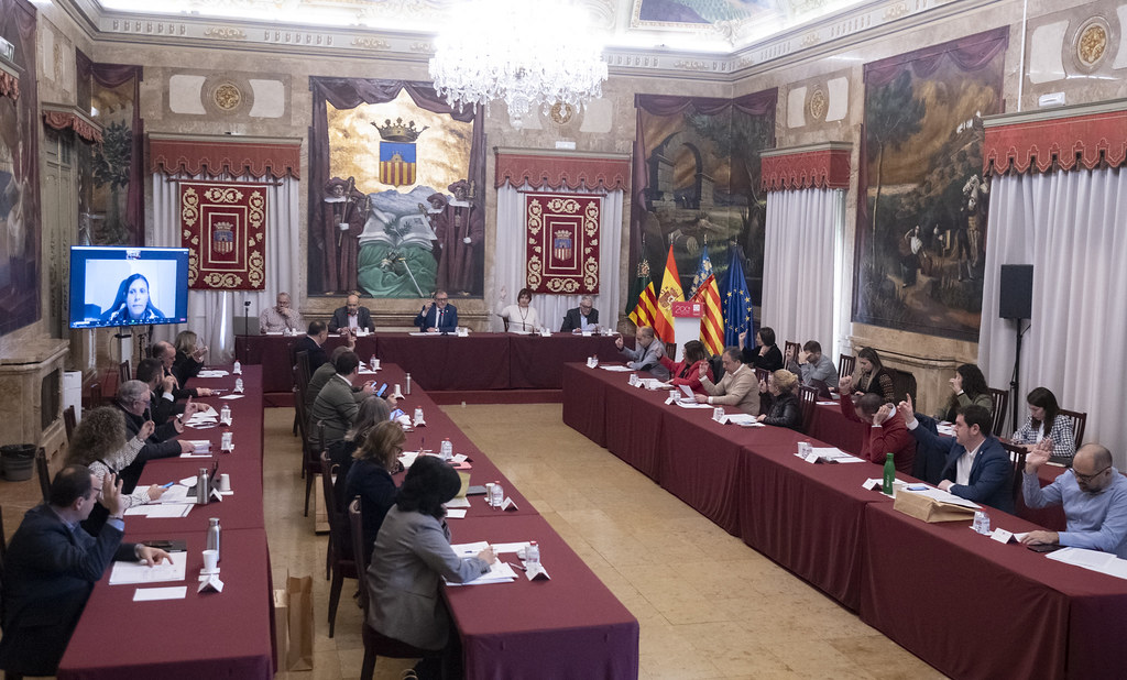 Las competencias impropias vuelven a dividir al bipartito y a la oposición en la Diputación