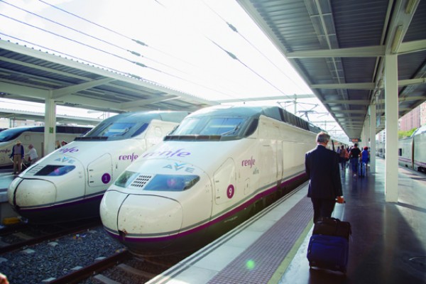 Renfe mantendrá el monopolio del AVE a Alicante, el más rentable, hasta 2020