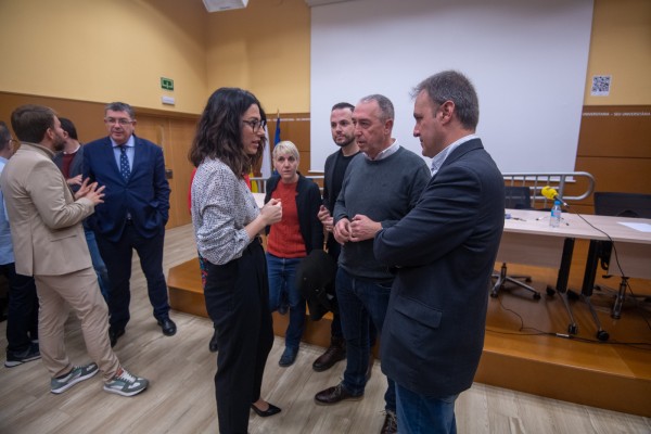 Aitana Mas y Bellido toman posiciones en las primarias de Alicante; Fullana y Climent aún maduran si ir