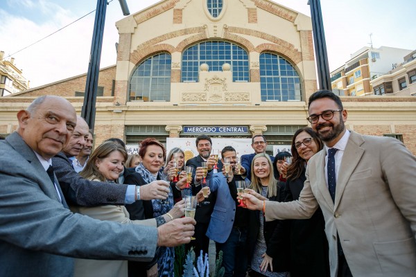 Los mercados de Alicante piden mejoras en Babel y Benalúa y arrancan la promesa del bipartito 