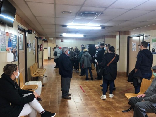 La Atención Primaria, al borde del colapso por la 'tripledemia': 