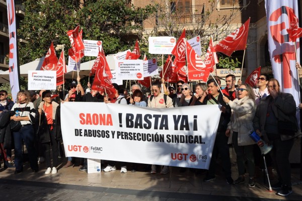 Empleados de Saona protestan en València contra sus 