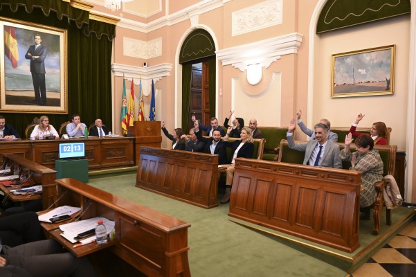 Las últimas cuentas del Fadrell 'encienden' a la oposición por el calendario y descartan el consenso