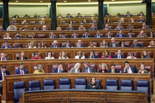 Ni con unos, ni con los otros