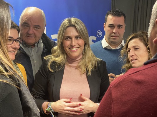 Marta Barrachina (PP) anuncia su voluntad de dirigir la alcaldía de Vall d'Alba otros cuatro años 