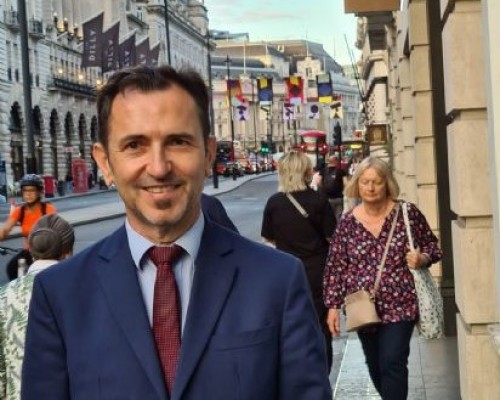 El Tribunal de La Haya elige al jumillano Pascual Tomás miembro del Comité de Finanzas