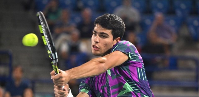 Alcaraz sigue lejos de su tope y no puede repetir triunfo ante Ruud en Abu Dabi 