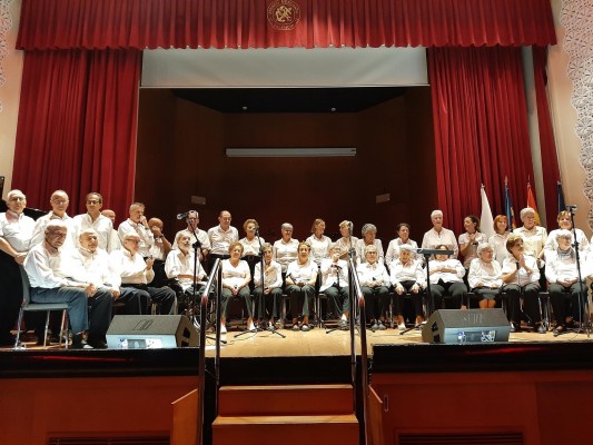 El coro Les Veus de la Memòria ofrece un concierto navideño en el Palau del Temple