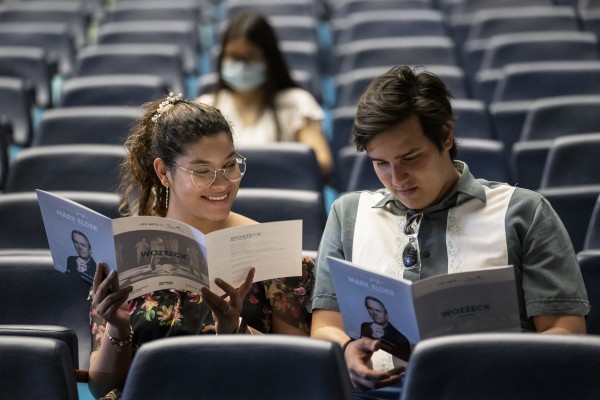 Los jóvenes reivindican su espacio en la ópera