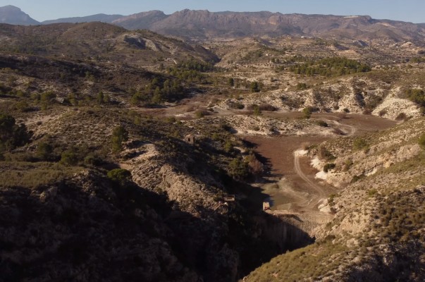 Sense por a 60 metres per redescobrir el Pantà de Relleu 