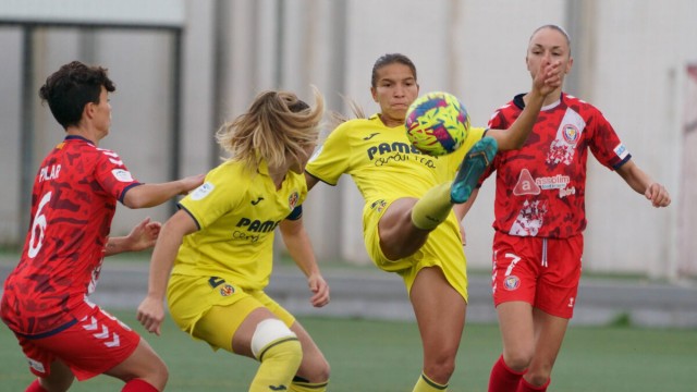 El Villarreal Femenino consigue un trabajado empate ante el Levante Las Planas
