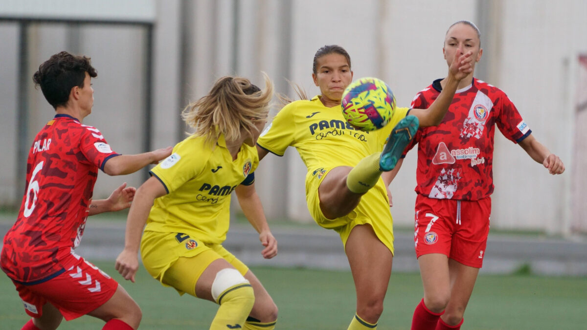 El Villarreal Femenino consigue un trabajado empate ante el Levante Las Planas

