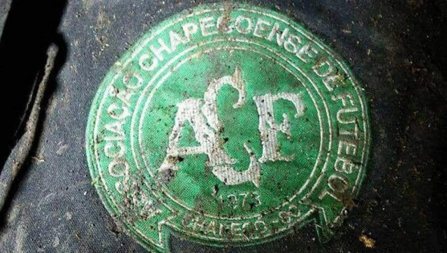 22 jugadores del Chapecoense, 22 periodistas, 28 acompañantes y 9 tripulantes viajaban en el avión accidentado
