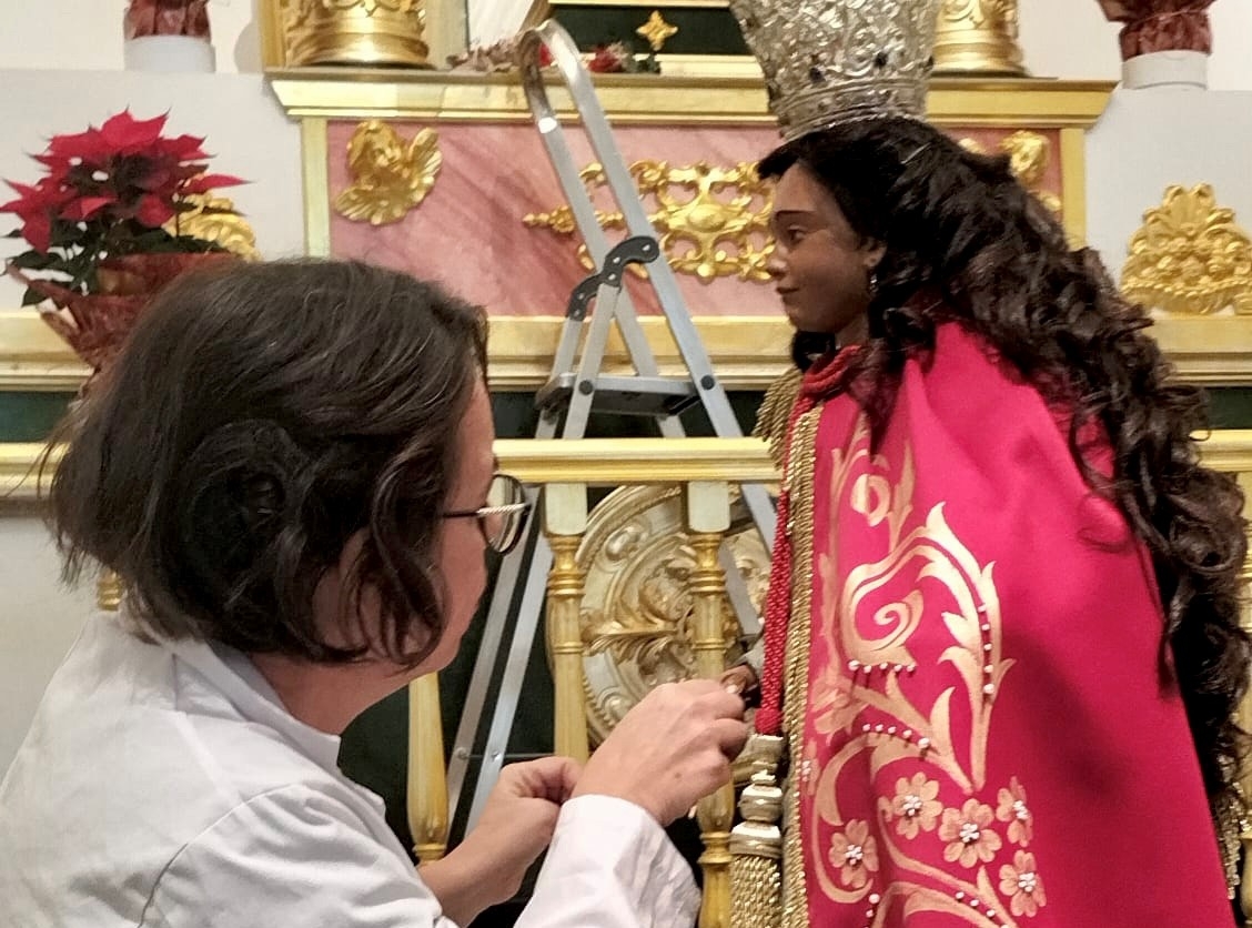 Almassora repara la fractura del pulgar derecho de la imagen de Santa Quitèria