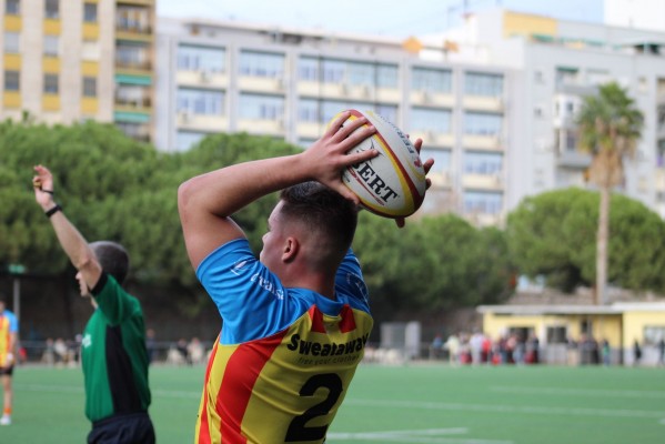 Les Abelles arranca la segunda vuelta con la mente en Barcelona