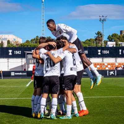 El Mestalla quiere el liderato
