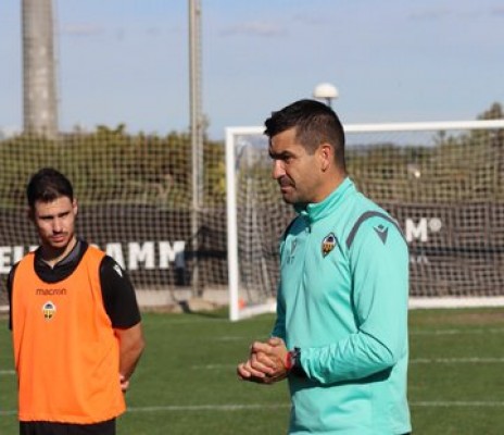 Dani Romera y Salva Ruiz, las novedades del CD Castellón para recibir a la Real Sociedad B