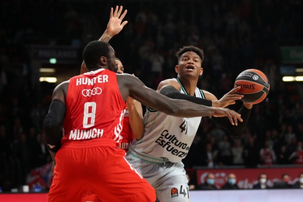 Dubljevic no le basta a un batallador Valencia en Munich