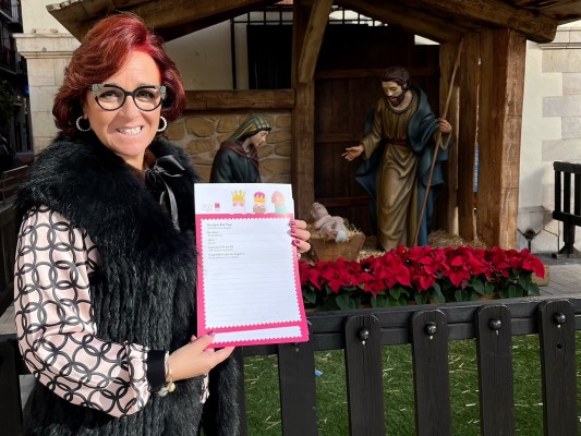    
Nules distribuye cartas gratuitas para que los pequeños puedan escribir a los Reyes Magos