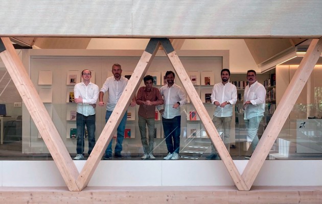 Cierra Woodea, la constructora de viviendas en madera que apoyó Iker Marcaide