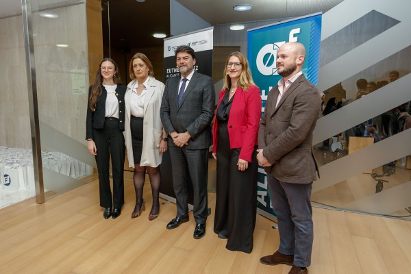 Alicante conecta el talento femenino en el primer congreso de mujeres tecnólogas del Mediterráneo