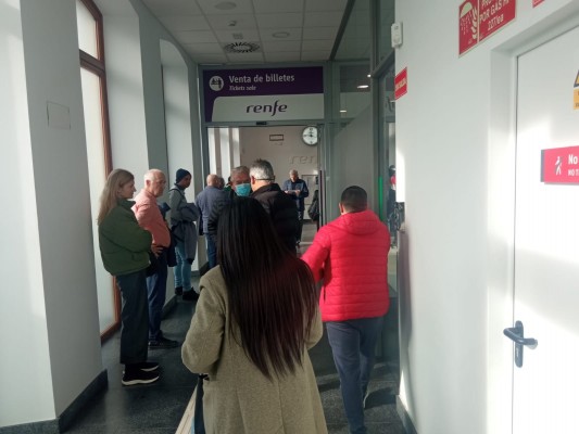 Renfe vende un tercio de los billetes de 19 euros del estreno del AVE a Murcia en 20 horas
