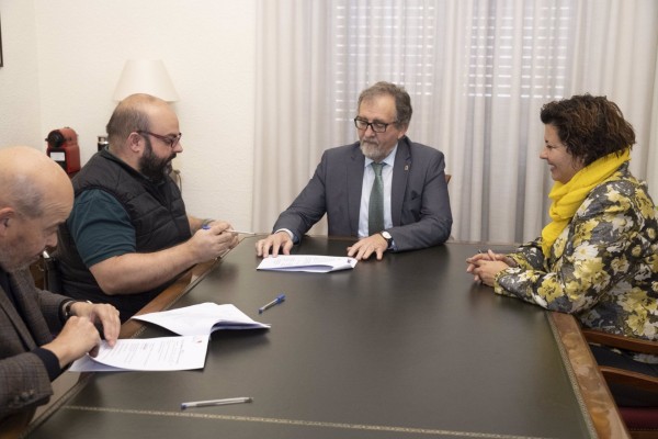 La Diputación de Castelló firma un pacto con Concemfe Maestrat para el centro de atención a discapacitados