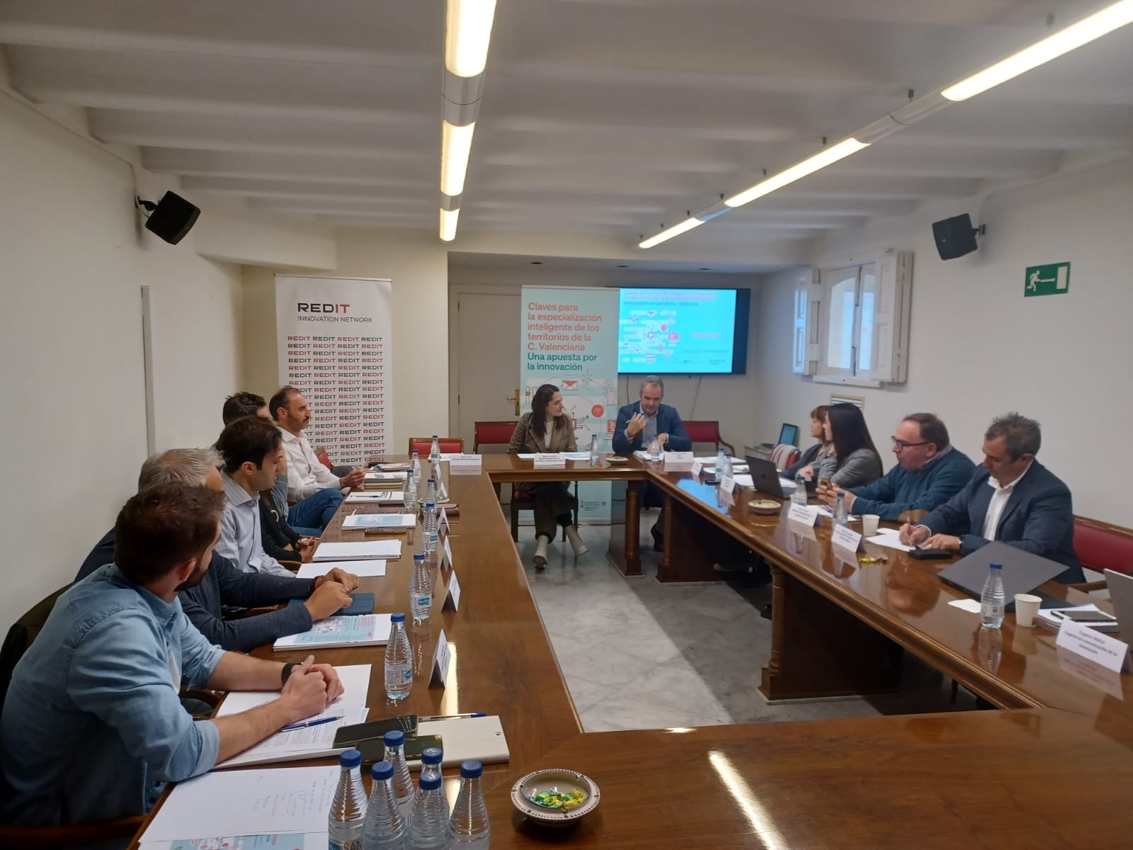 Redit e Innovación presentan las claves de la estrategia de especialización inteligente en innovación para las personas