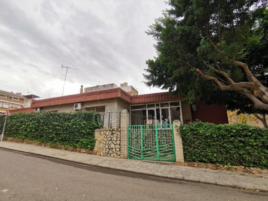 Almenara pedirá al Consell construir un centro de diversidad funcional en el antiguo ambulatorio