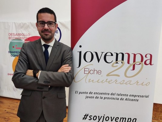 Adrián Antón, reelegido presidente de

Jovempa Elche y Comarca