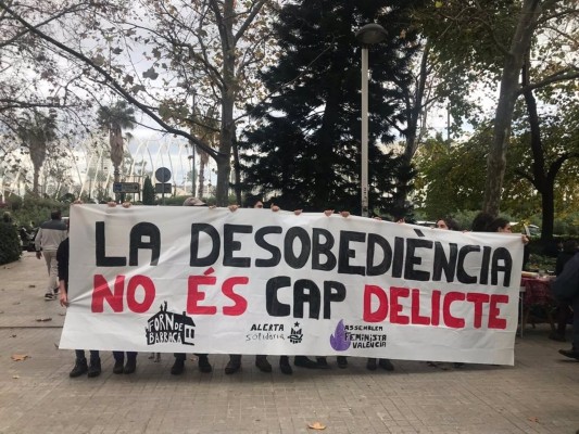 Los acusados por tratar de impedir el derribo de Forn de la Barraca dicen que fue una protesta 
