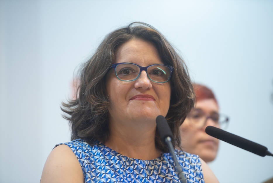 Un diputado autonómico denuncia a Oltra por cobrar el paro pese a que dimitió

