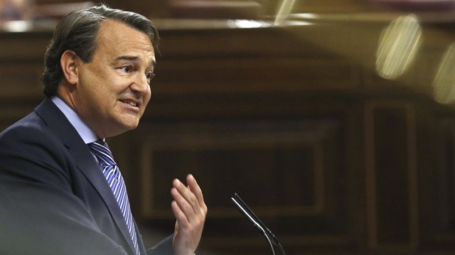 Conde deja el consejo de REE tras ser elegido secretario de Estado de Defensa