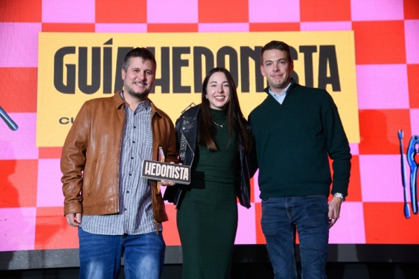 2 Estaciones, premio a la Sostenibilidad Guía Hedonista 2023
