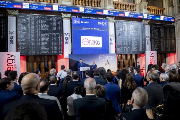 Energy Solar Tech completa su primer día en BME Growth disparándose casi un 30%