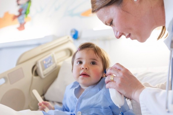El Hospital de Dénia activa un plan de contingencia en pediatría ante el aumento de niños con bronquiolitis