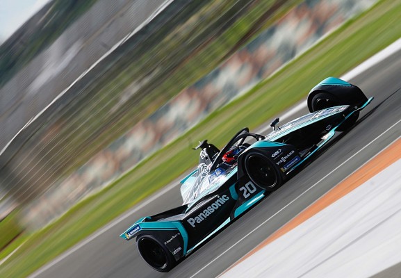 El Campeonato del Mundo de Coches Eléctricos celebra en el Circuit sus entrenamientos oficiales de pretemporada

