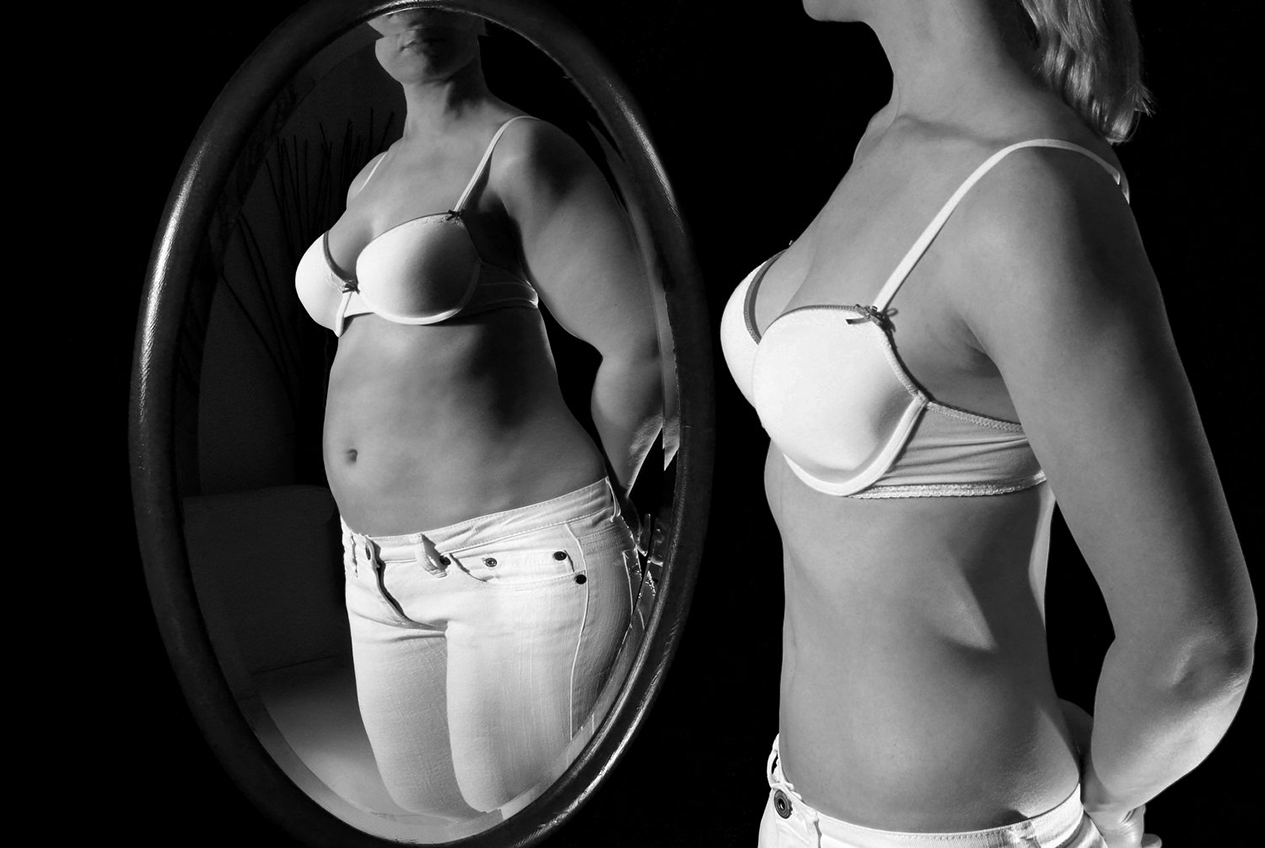 Estar siempre a dieta, tener cambios de ánimo y aislarse, principales signos de presencia de un trastorno alimenticio