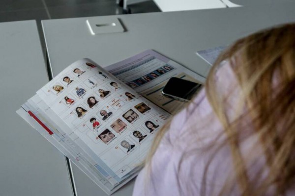 UGT denuncia que la Conselleria de Educación no paga a los auxiliares de conversación