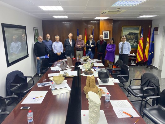 La Diputación premia a Mª Soledad de Andrés en el VI concurso 'Cerámica en crudo'