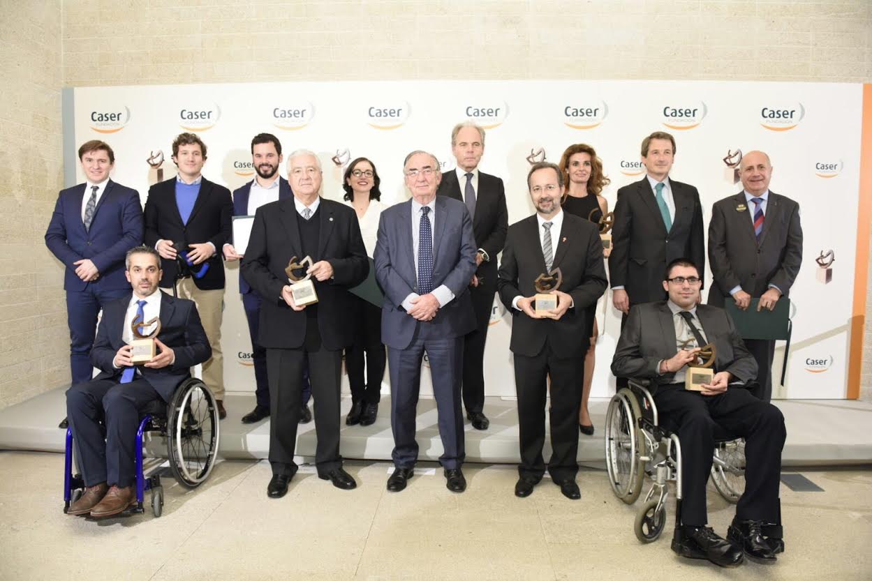 Caser premia a Kmina por el desarrollo de unas muletas que no causan dolor en manos y muñecas
