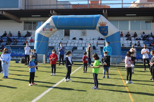 Burriana propone unas jornadas deportivas donde poder practicar bádminton, hockey o judo
