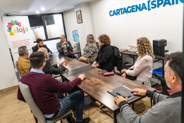 Booking vetará en su plataforma todos los apartamentos turísticos ilegales de la Región