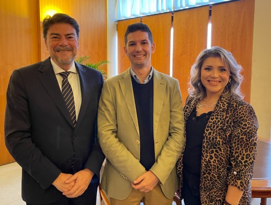 Hosbec oficializa la presentación de su división para Alicante con Puche como directora general
