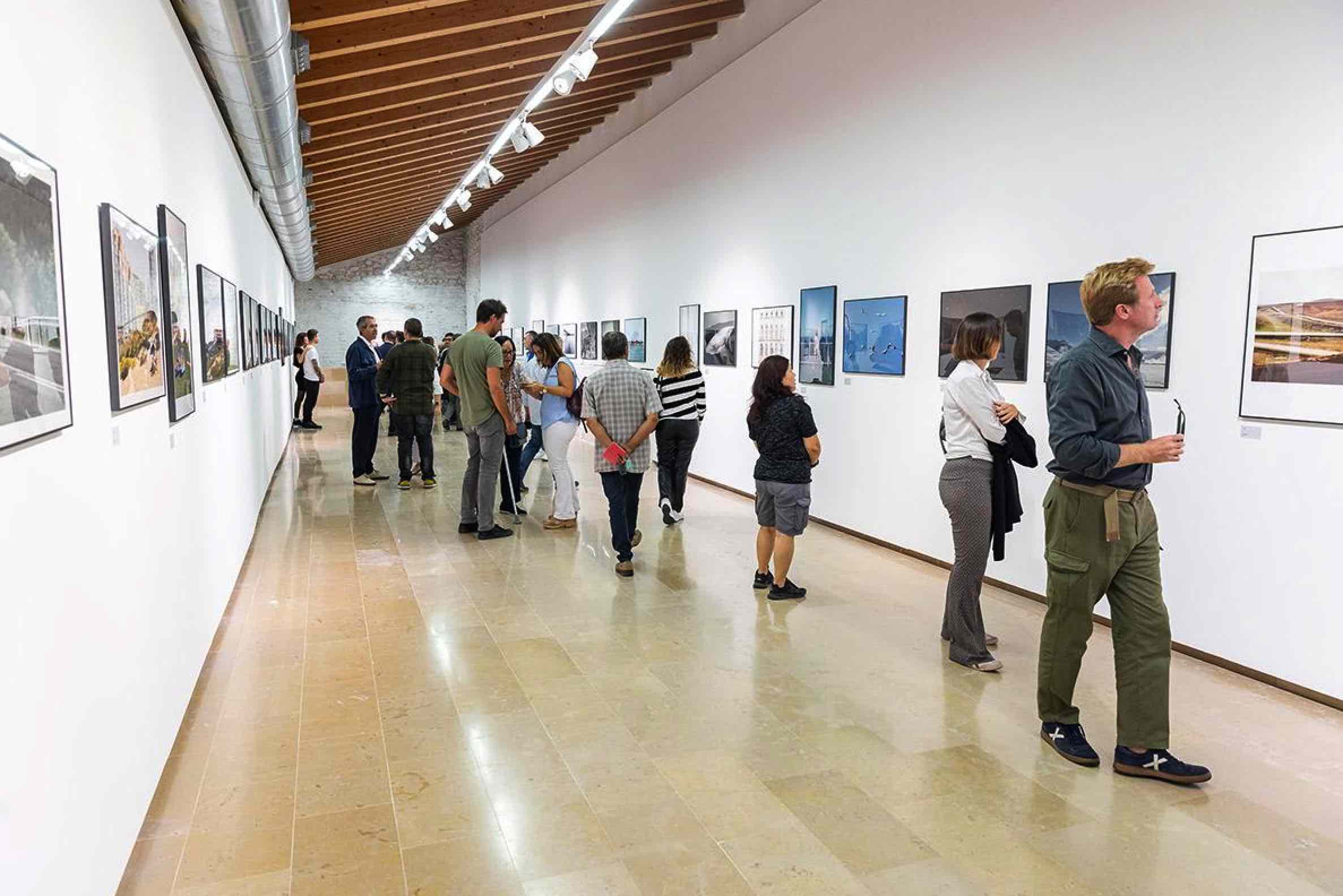 Ana Teresa Ortega y Pep Benlloch analizan en el ECA de Riba-roja la fotografía actual

